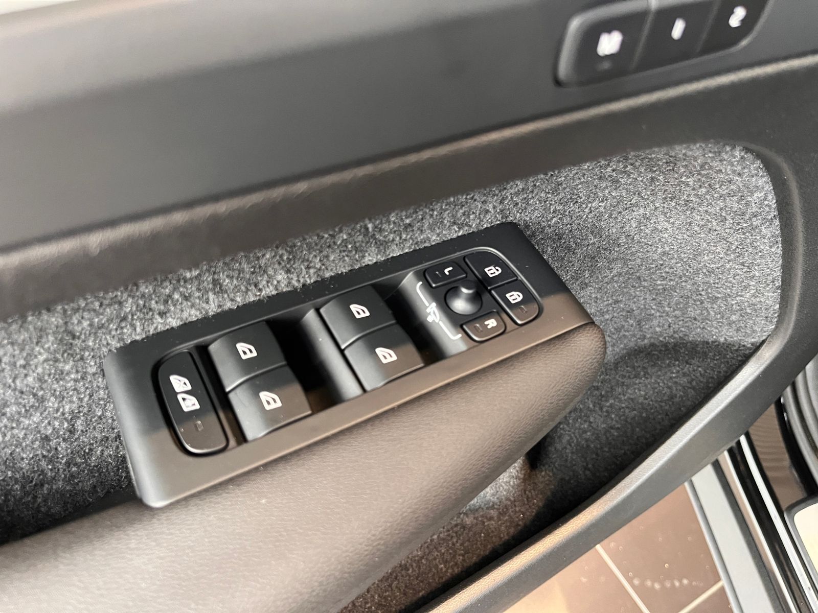 Volvo XC40 Ultra Dark PANO AHK 21" 360° KAM