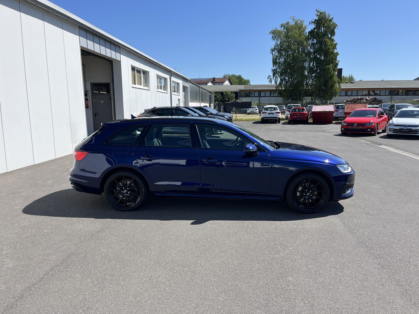 Audi A4 Avant 40 2.0 TDI S-Line - Samsaru's Car Outlet