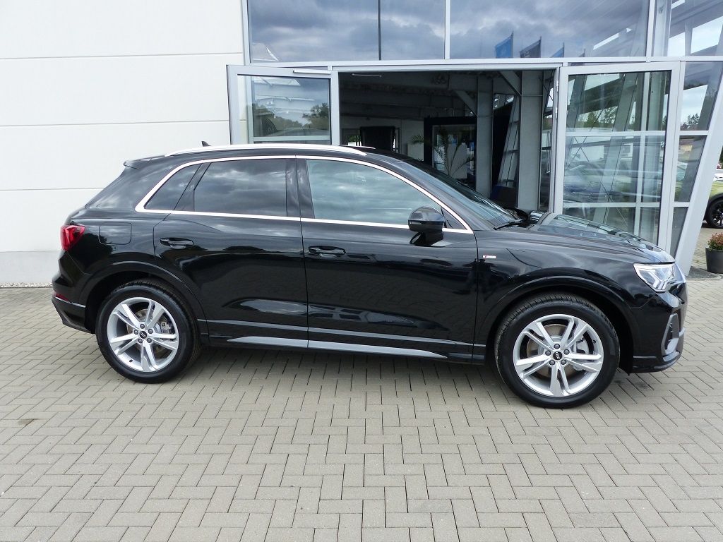 Audi Q3 40 TFSI quattro S line - Samsaru's Car Outlet