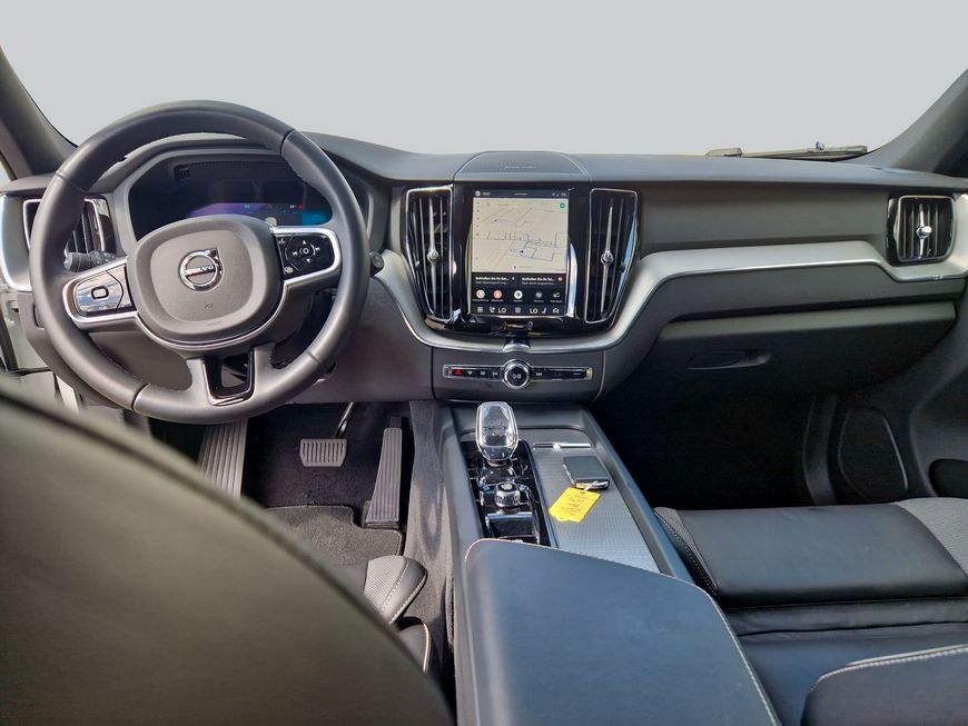Volvo XC60 B4 D AWD Plus Dark,Pano, LM 21'',360° Surro