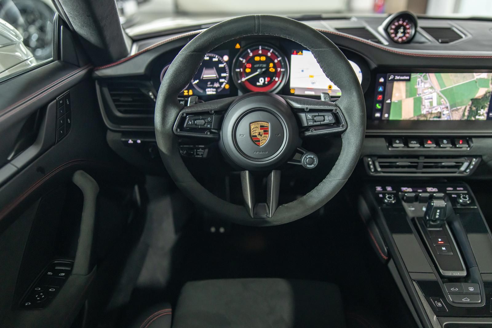 Porsche 911 Carrera 4 GTS Coupe PDLS+ BOSE PANO AERO-KIT