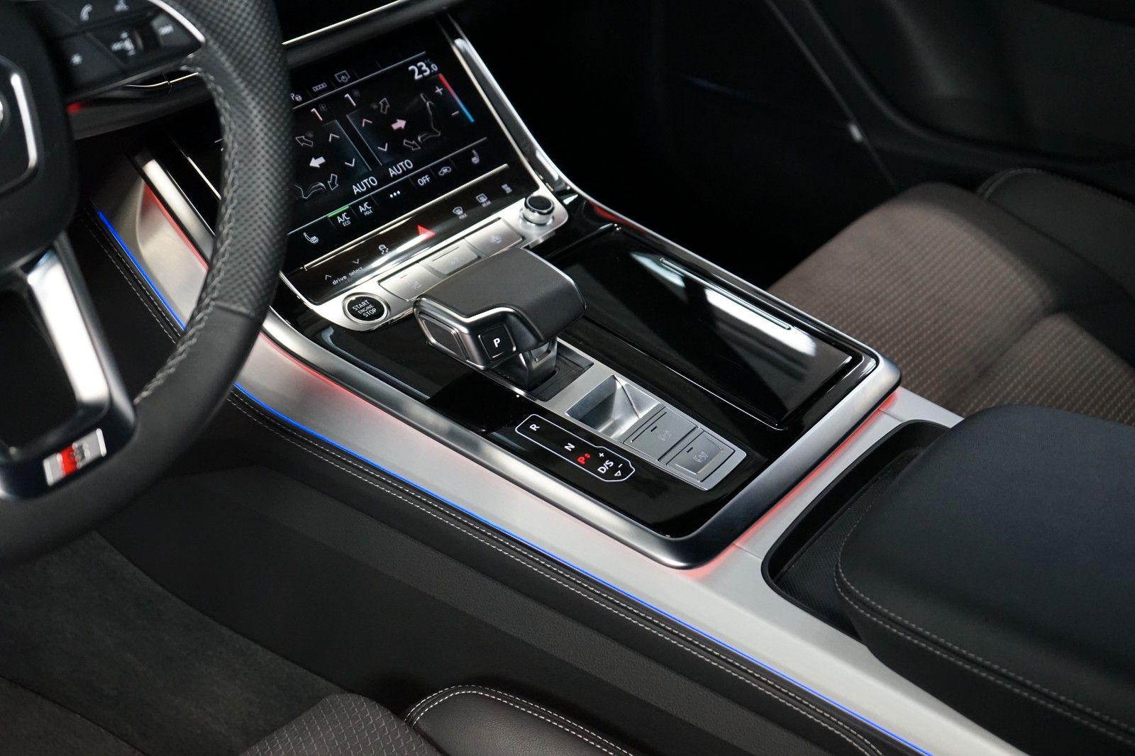 Audi Q7 50 TDI*S-LINE*TOW*OLED*AUX.HEAT*CZ*73.636€ NETTO