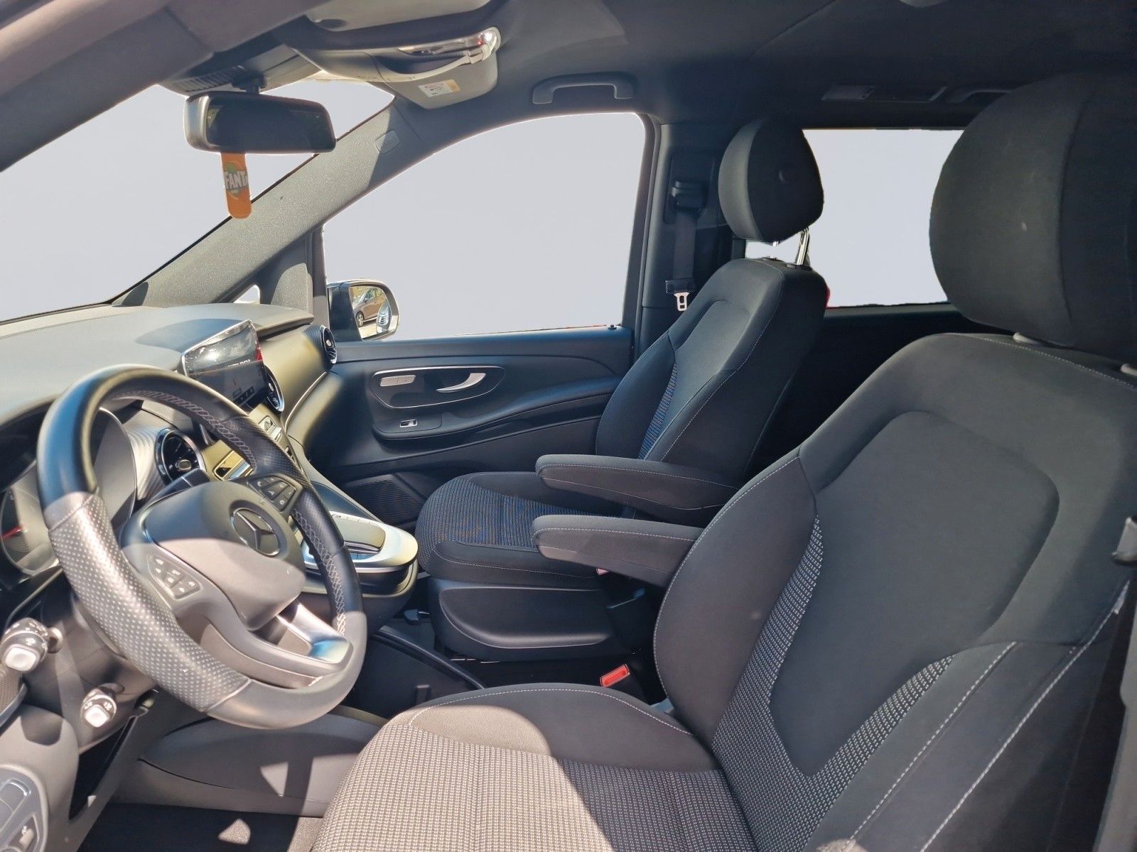 Mercedes-Benz V250d AMG-LINE - Samsaru's Car Outlet