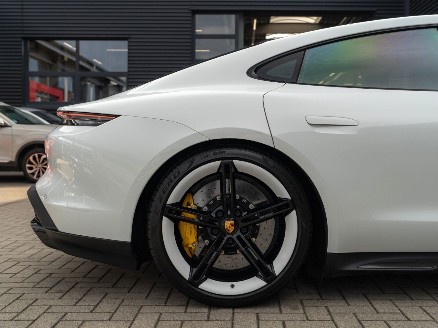 Porsche Taycan Turbo S Matrix LED PDLS Carbon uvm.