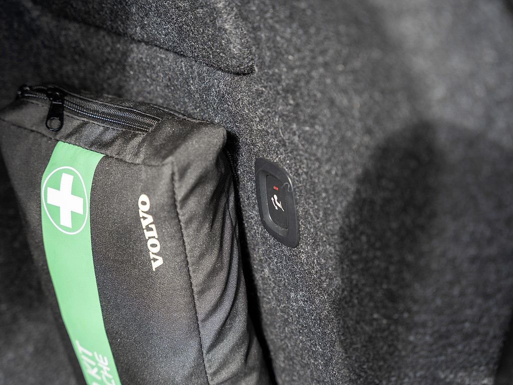 Volvo XC40 T4 Recharge Core AHK ACC