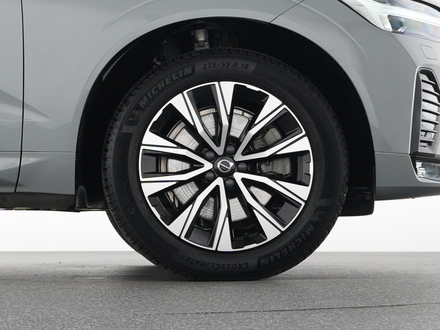 Volvo XC60 B4 AWD Geartronic Plus Dark ACC*BLIS*LEDER