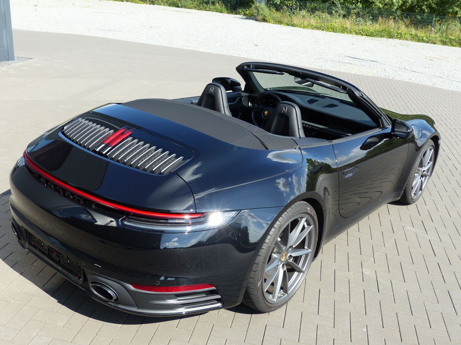 Porsche 992 Carrera 4 Cabriolet
