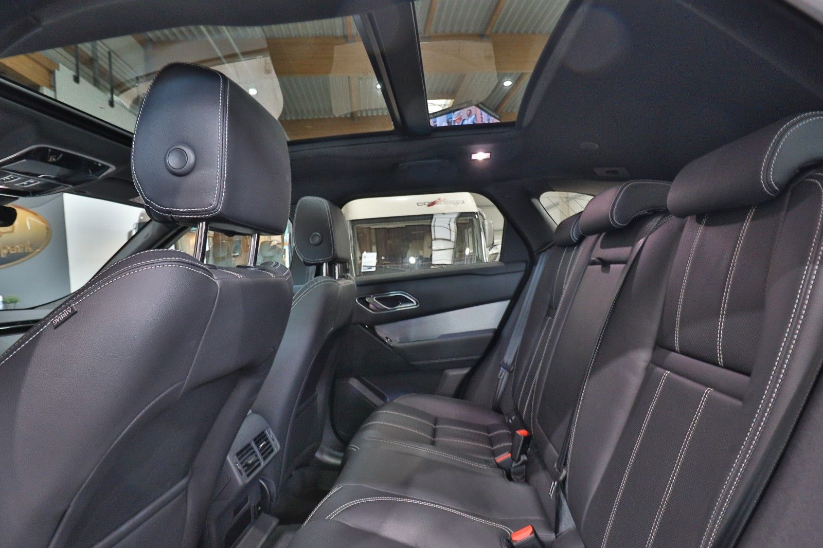 Range Rover Velar 300 R-Dynamic SE - Samsaru's Car Outlet