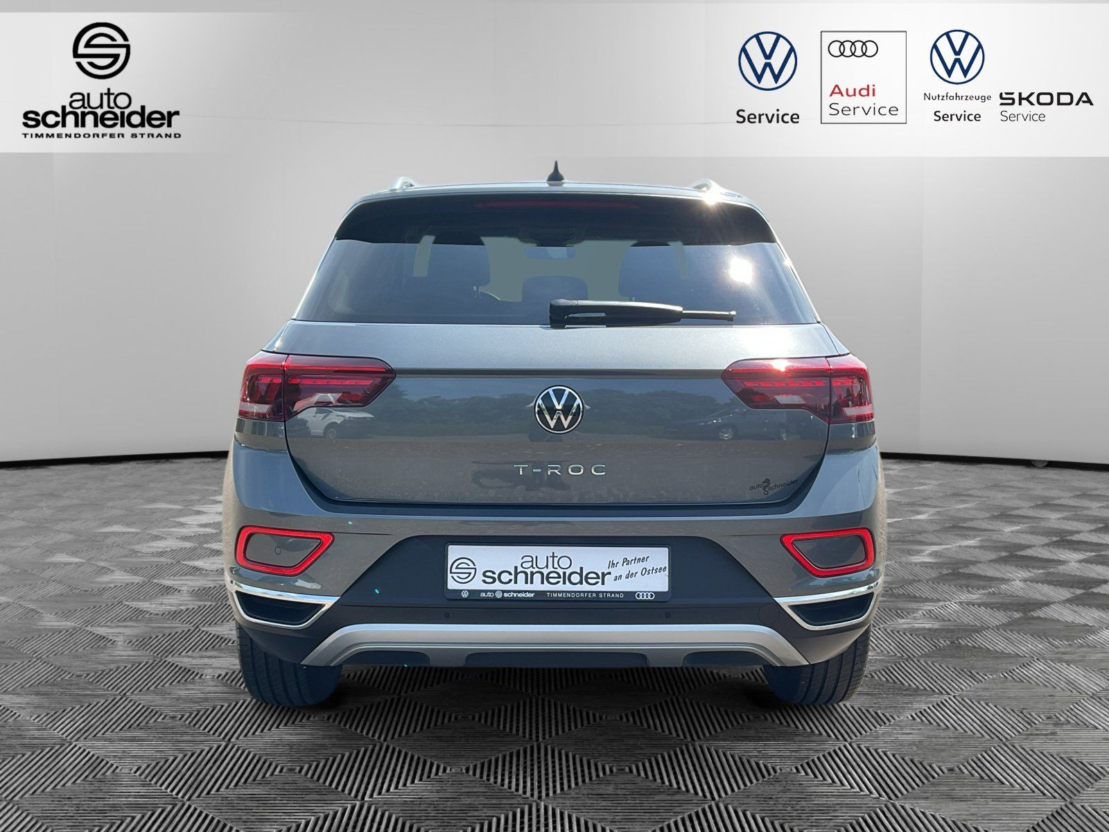 Volkswagen T-Roc 1.5 TSI DSG Style - Samsaru's Car Outlet