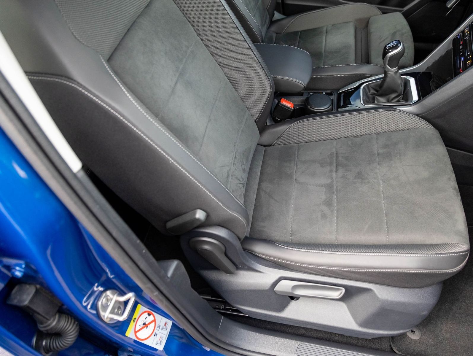 Volkswagen T-Roc 1.0 TSI Style - Samsaru's Car Outlet