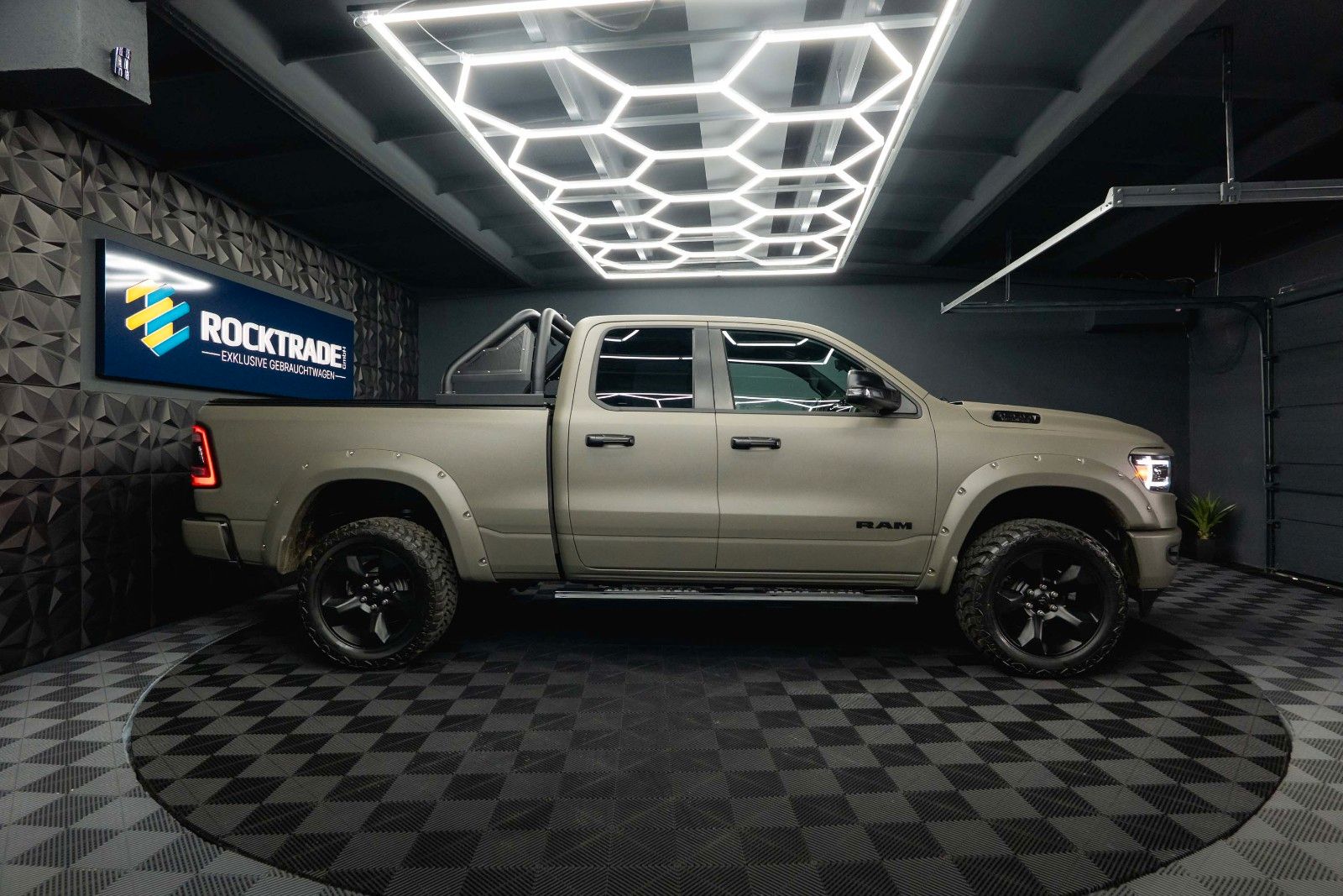 Dodge RAM 5.7 V8 HEMI 4x4 OFFROAD LONGBED RAPTOR Style