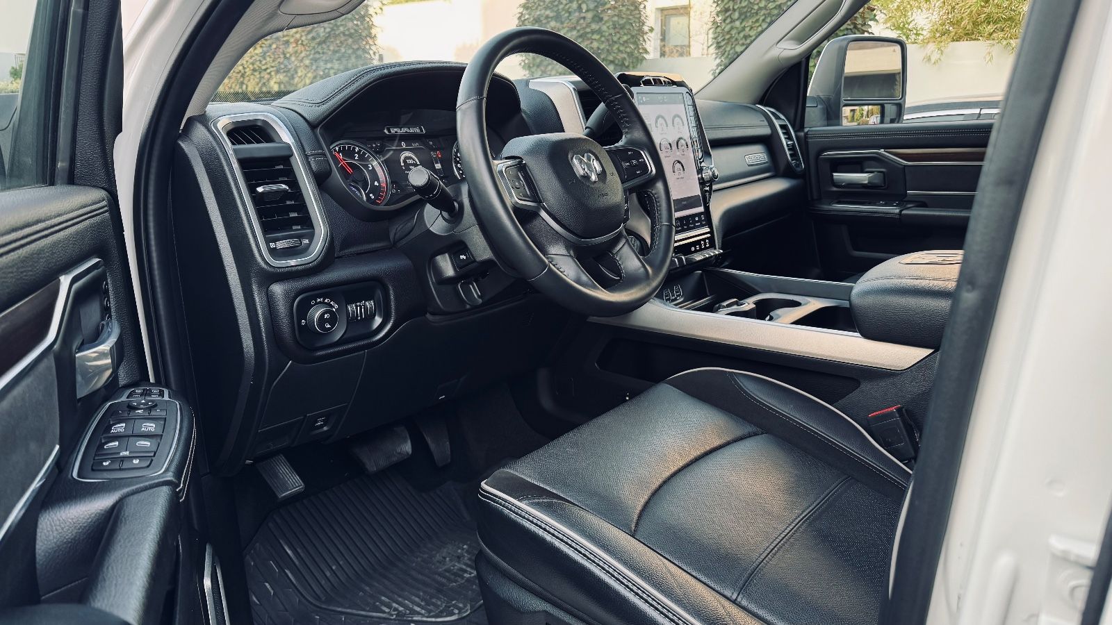 Dodge CLEAN CARFAX*LARAMIE*2500*6,7L DIESEL*UNFALLFREI