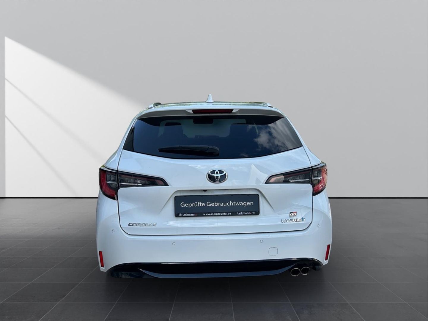 Toyota Corolla 2.0 Touring Sports Hybrid GR Sport - Samsaru's Car Outlet