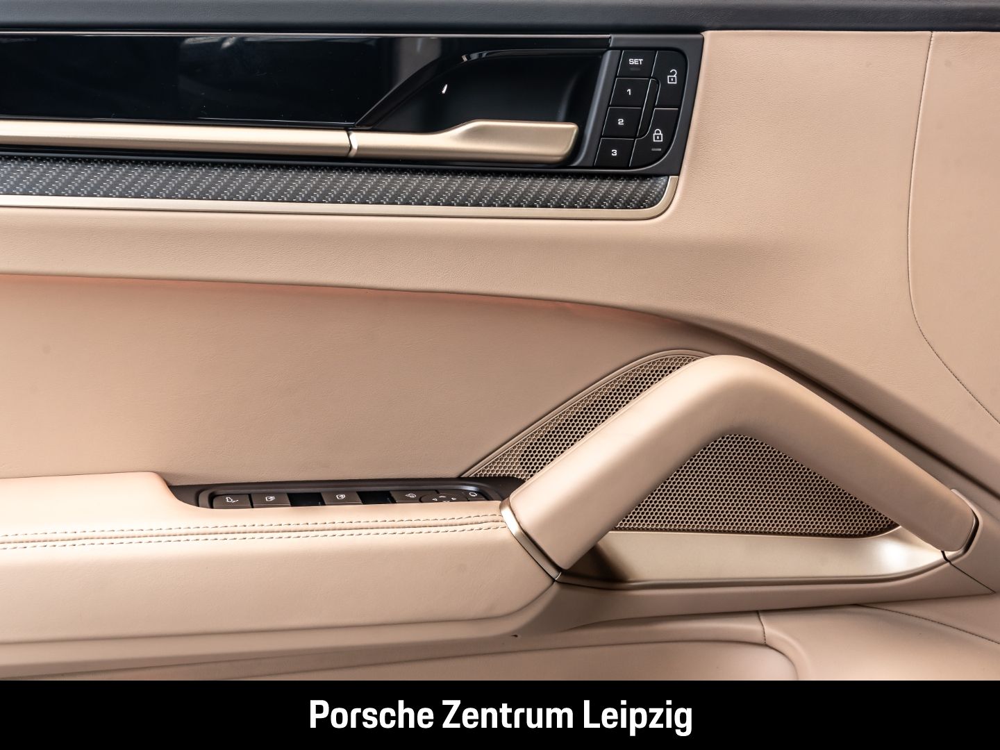 Porsche Cayenne E-Hybrid Burmester SportDesign Massage