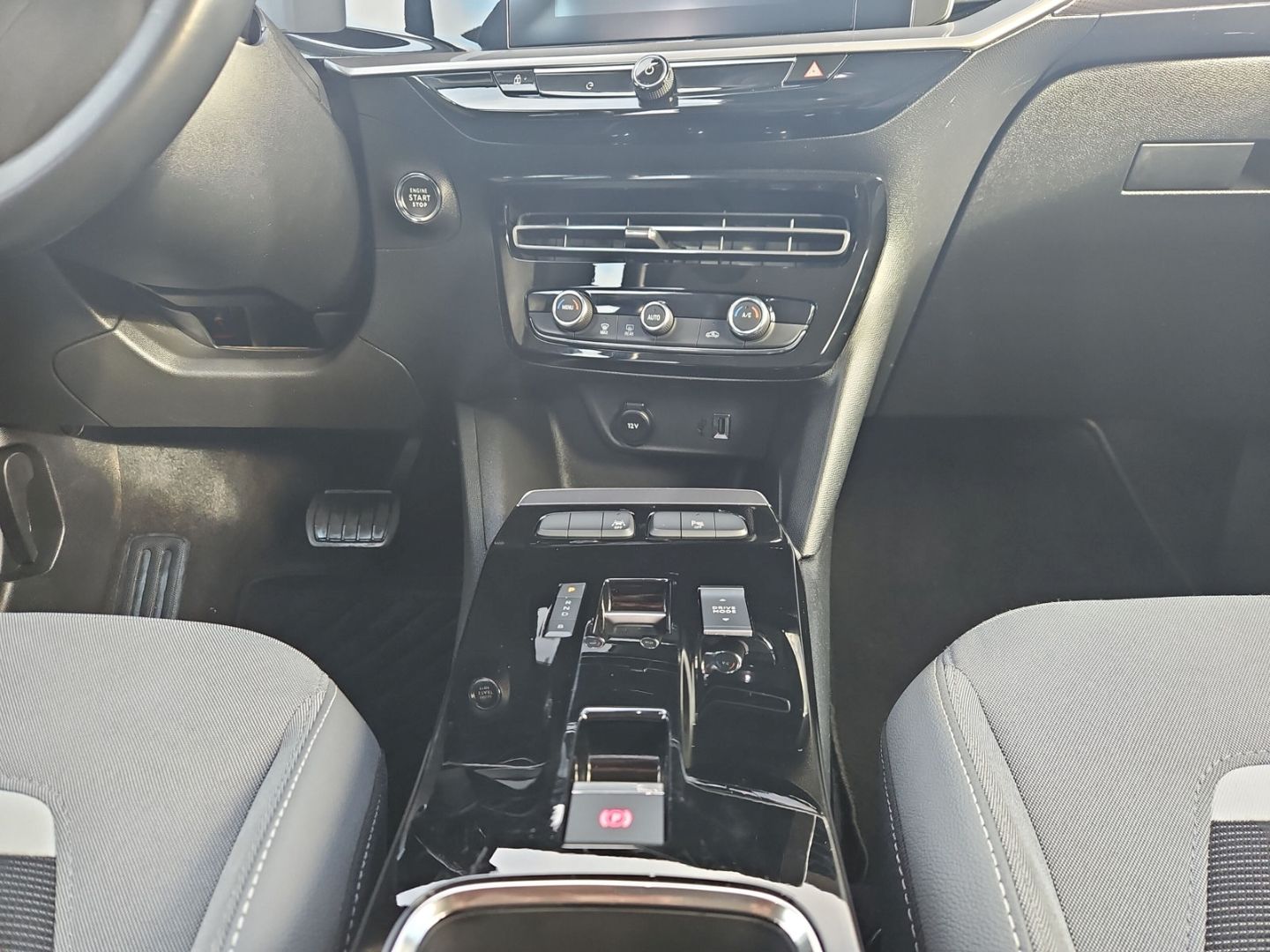Opel Mokka-e ELEGANCE - Samsaru's Car Outlet