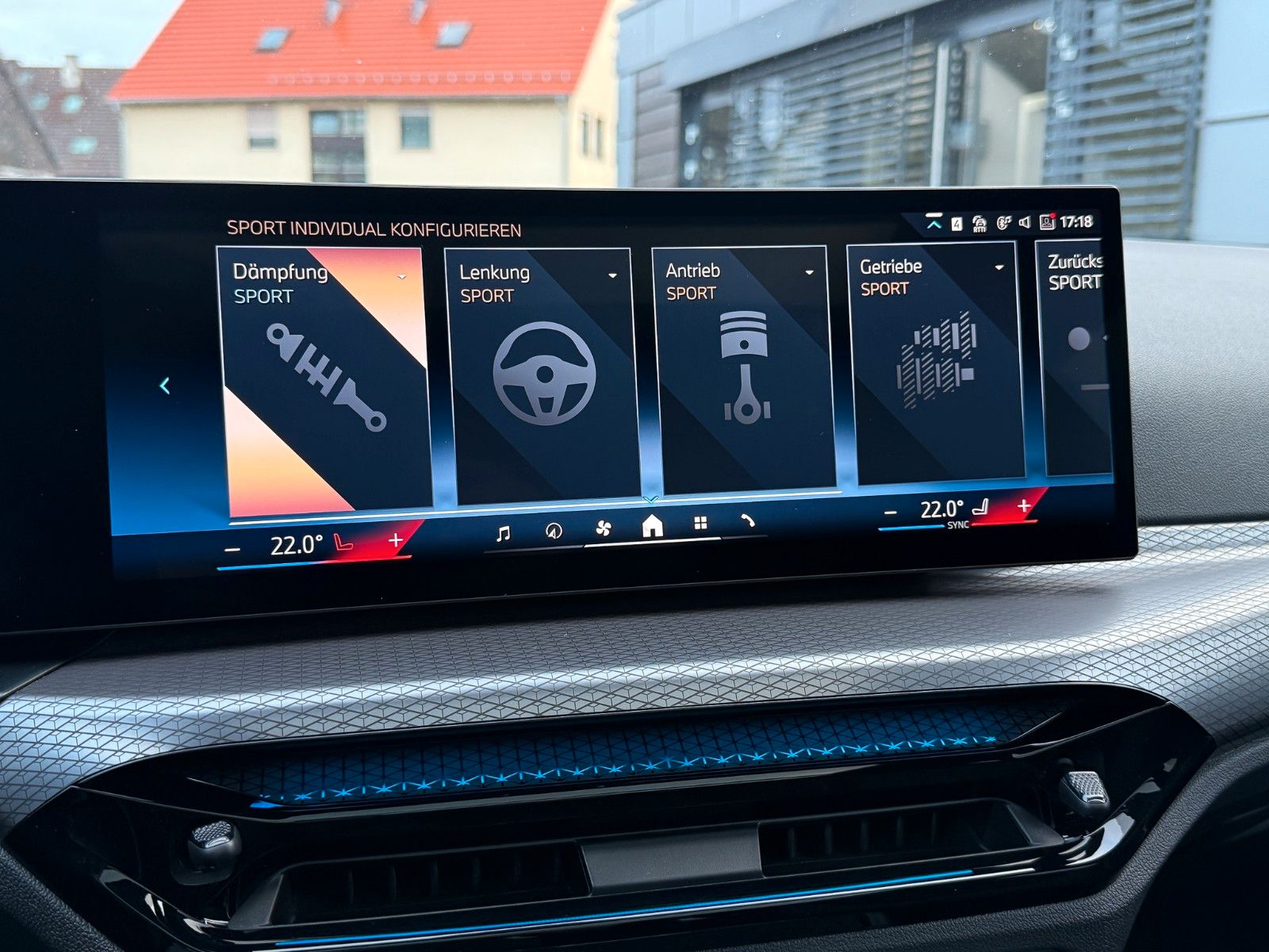 BMW 320i M Sport 18" HuD AHK Pano ACC 360° hifi LED+