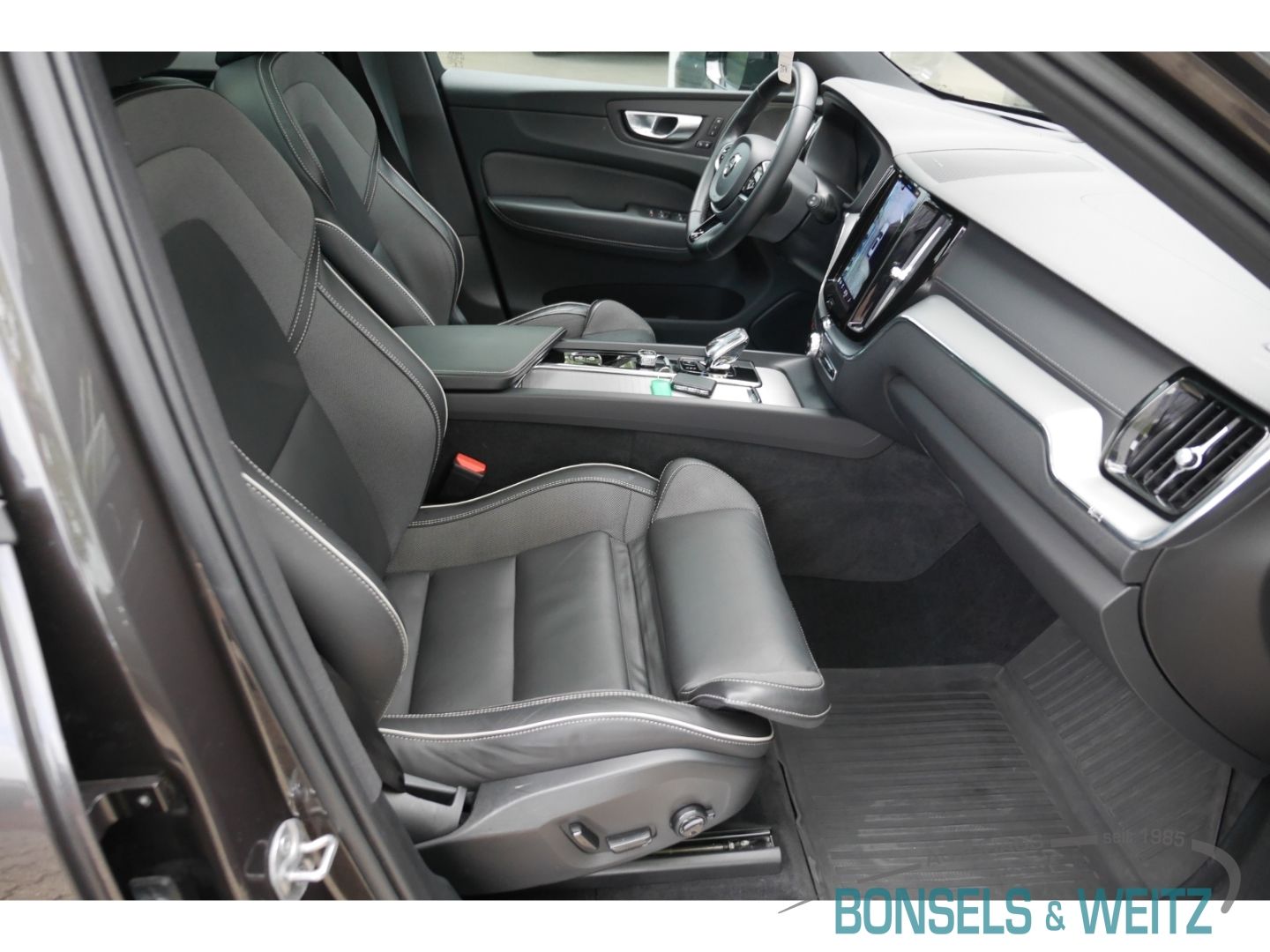 Volvo XC60 Ultimate Dark Diesel EU6d B5 DIESEL AWD ULT