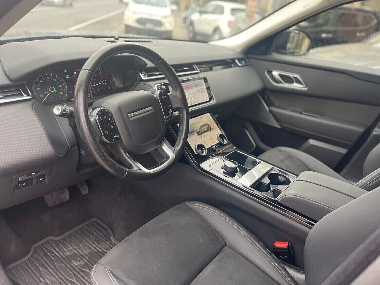 Range Rover Velar 2.0D - Samsaru's Car Outlet