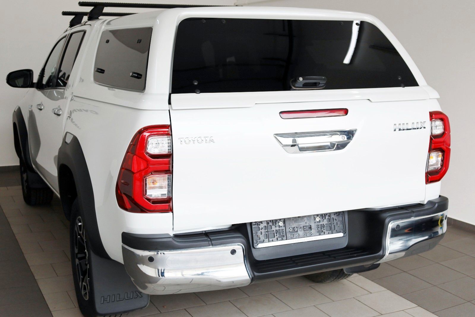 Toyota Hilux 2.8 Executive,Leder,Navi, HardTop,LED,Kam.