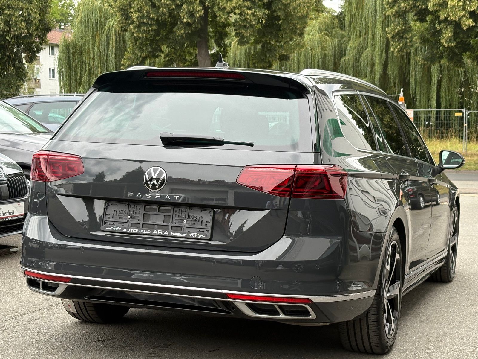 Volkswagen Passat 2.0 TSI DSG Variant 2x R LINE SPORT PAKET