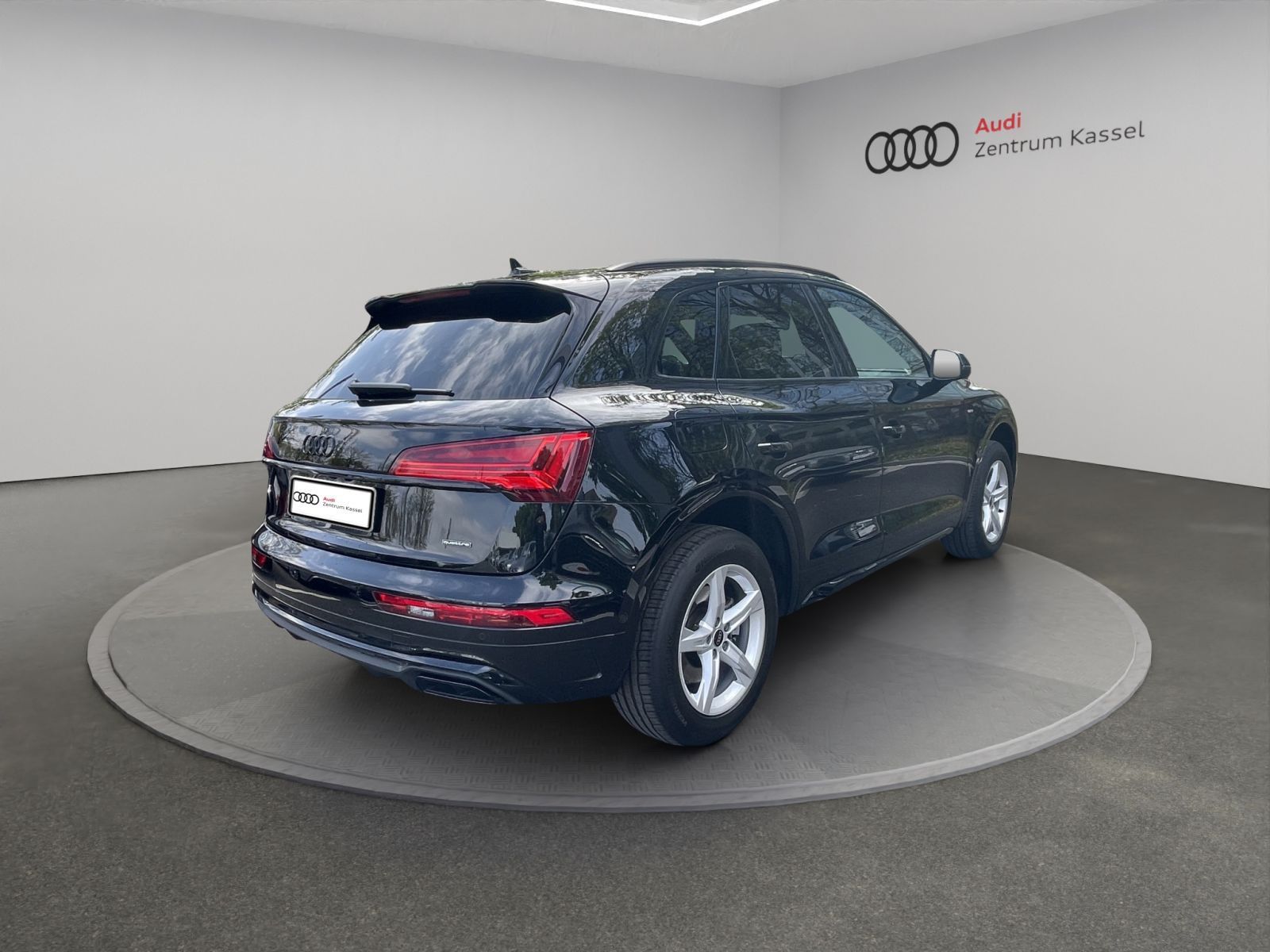 Audi Q5 40 TDI qu S line Matrix B&O Pano HuD AHK 360