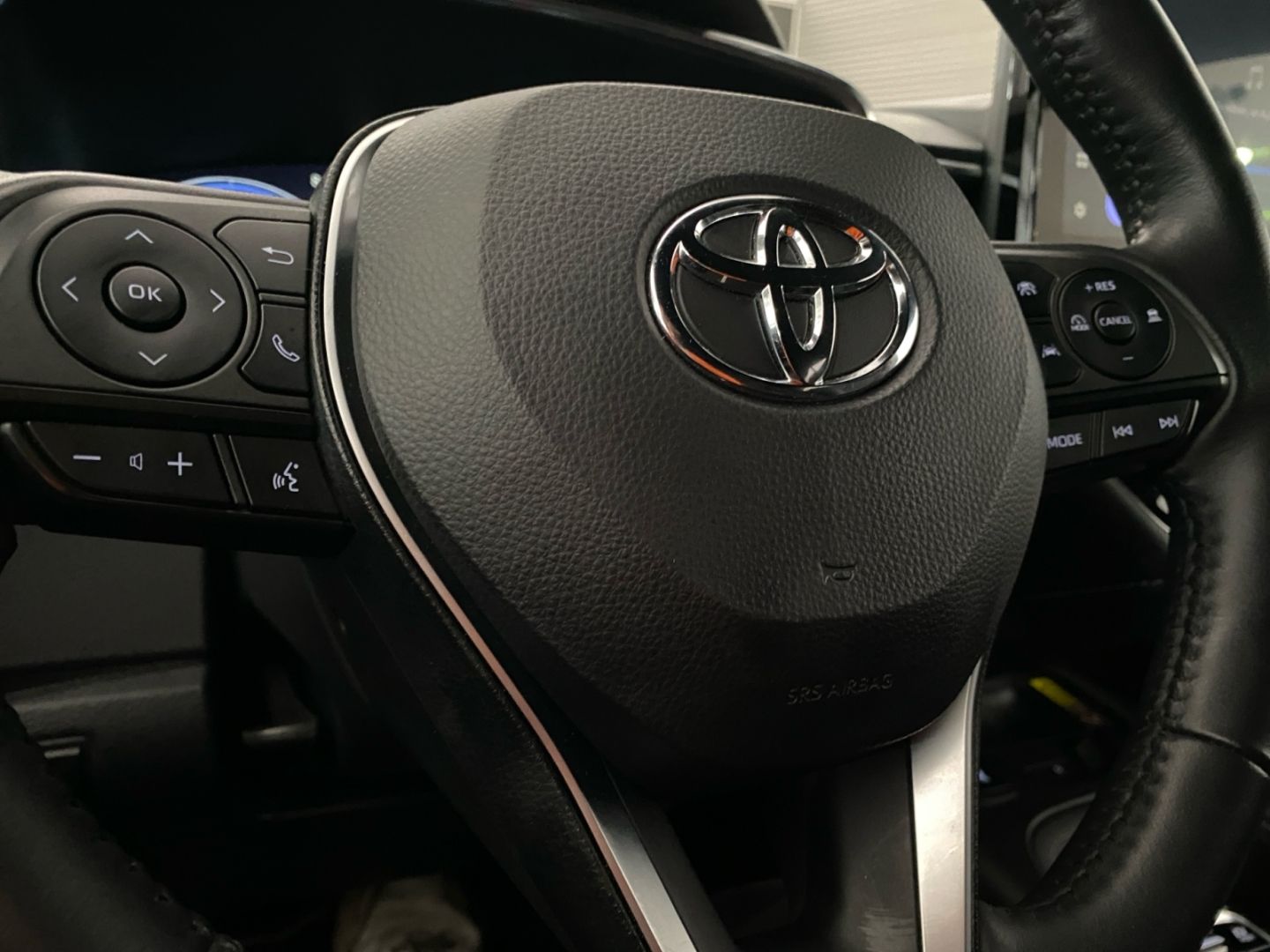 Toyota Corolla 1.8 Hybrid Team D *Bi-LED*ACC*CAM*SHZ*PD