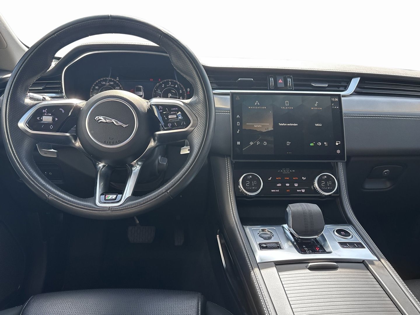 Jaguar F-Pace R-Dynamic S AWD Plug-In Hybrid P400e EU6d