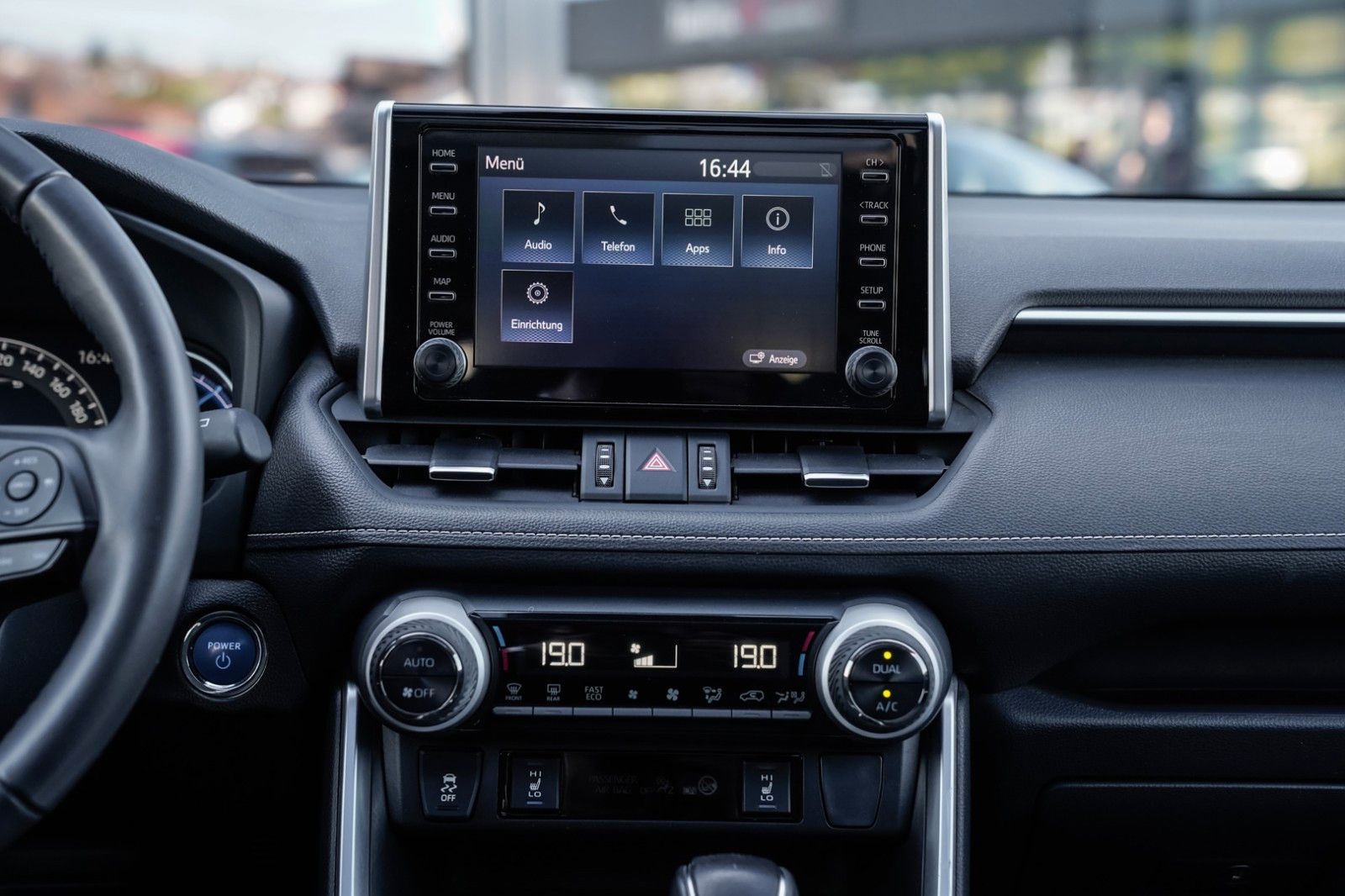 Toyota RAV4 Hybrid 4x4 - Samsaru's Car Outlet