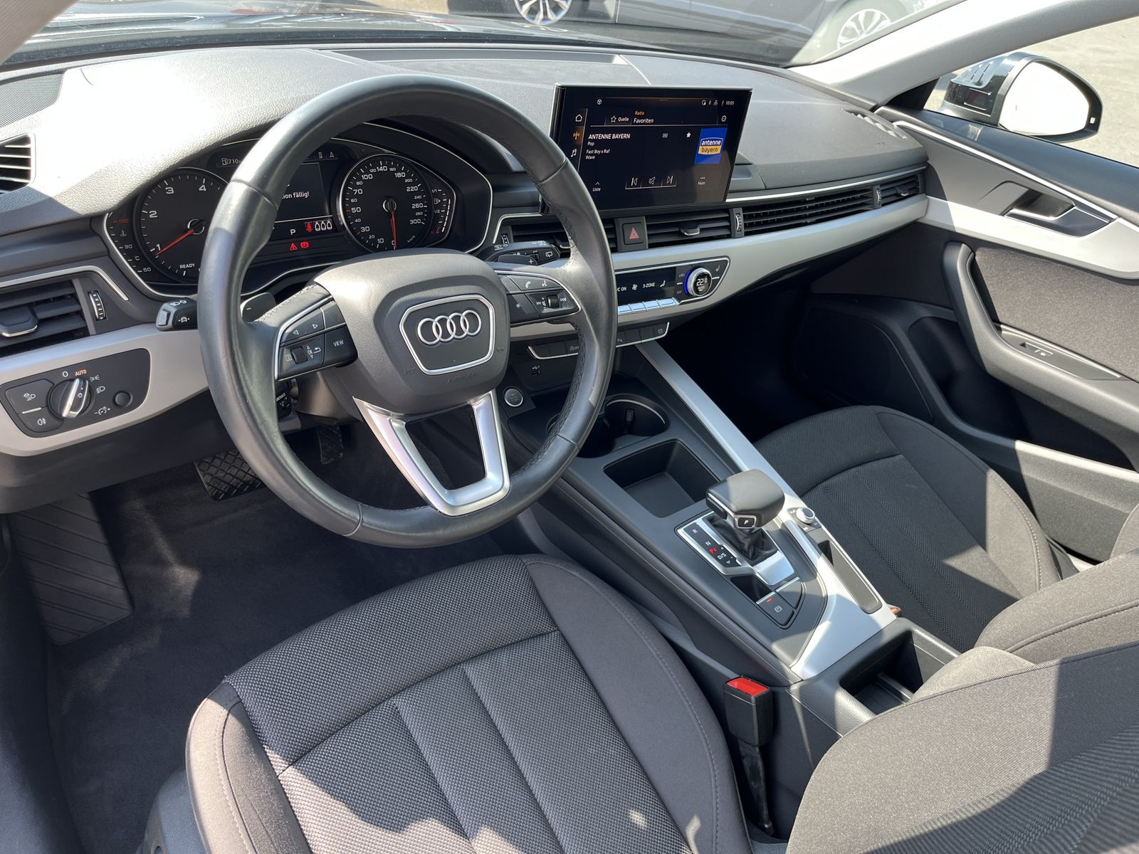 Audi A4 Avant 35 TDI S tronic advanced Blackline - Samsaru's Car Outlet