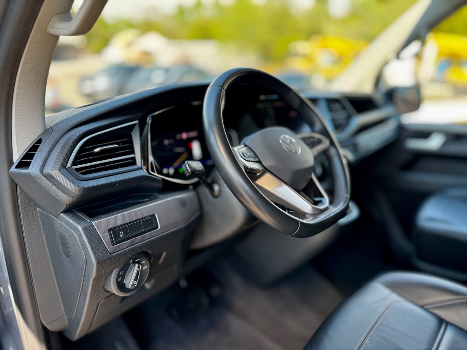 Volkswagen T6 2.0TDI Multivan - Samsaru's Car Outlet