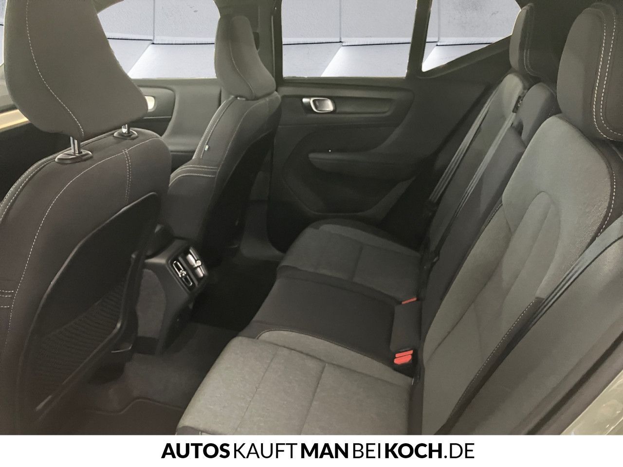 Volvo XC40 B3 DKG Core AHK LED SHZ/LHZ NAVI PDC/CAM!