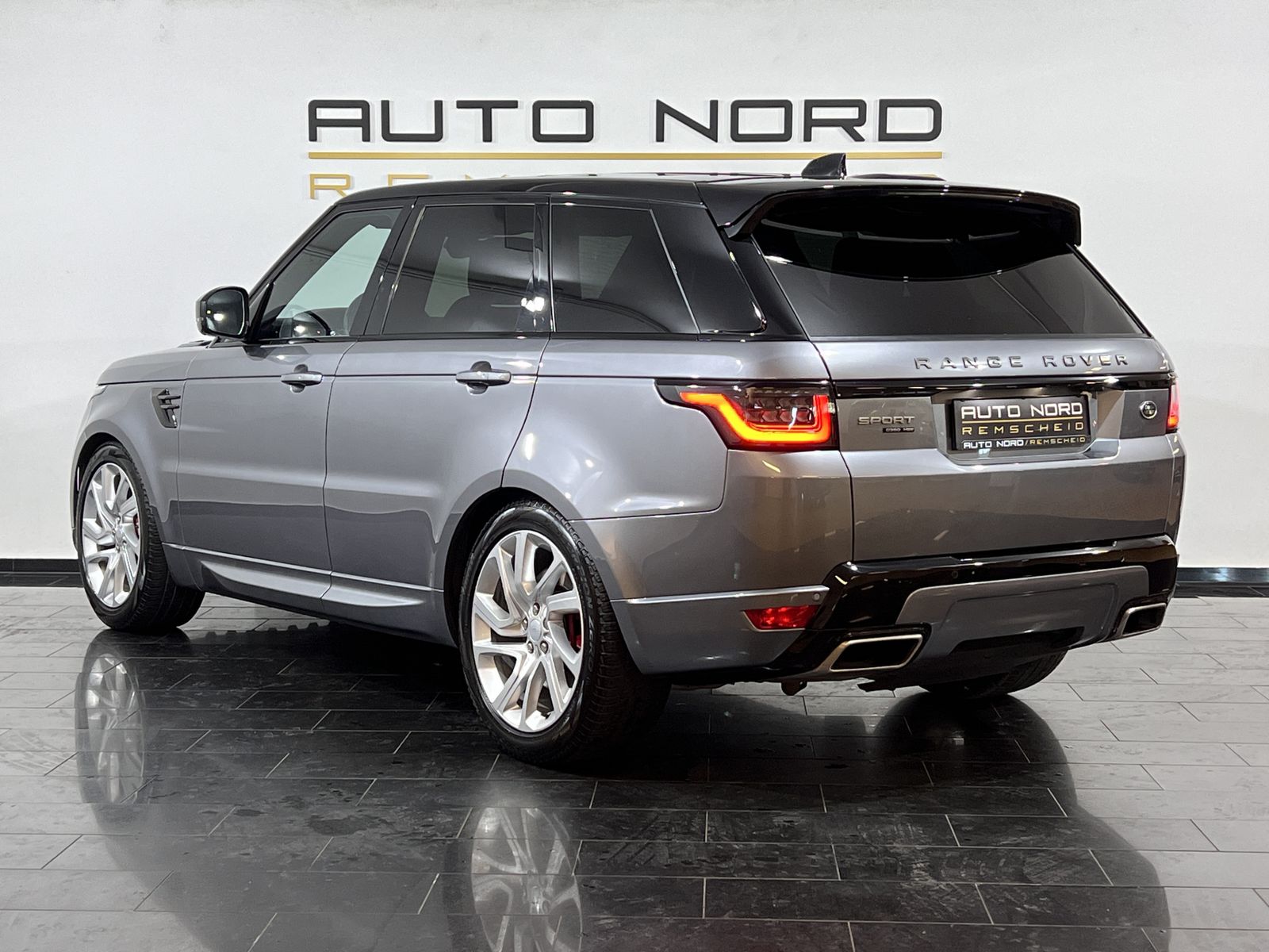 Range Rover Sport D350 HSE Dynamic - Samsaru's Car Outlet