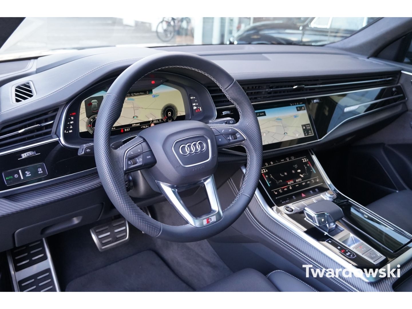 Audi Q8 S line Pano HUD Matrix 23'' B&O AHK 360°
