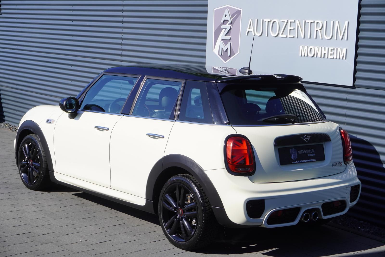 MINI COOPER S - Samsaru's Car Outlet