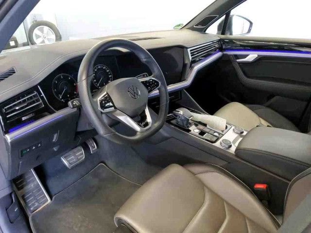 Volkswagen Touareg 4.0 TDI V8 R-LINE BLACK - Samsaru's Car Outlet