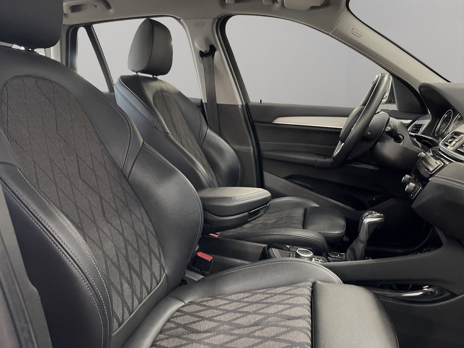BMW X1 xDrive25e xLine - Samsaru's Car Outlet
