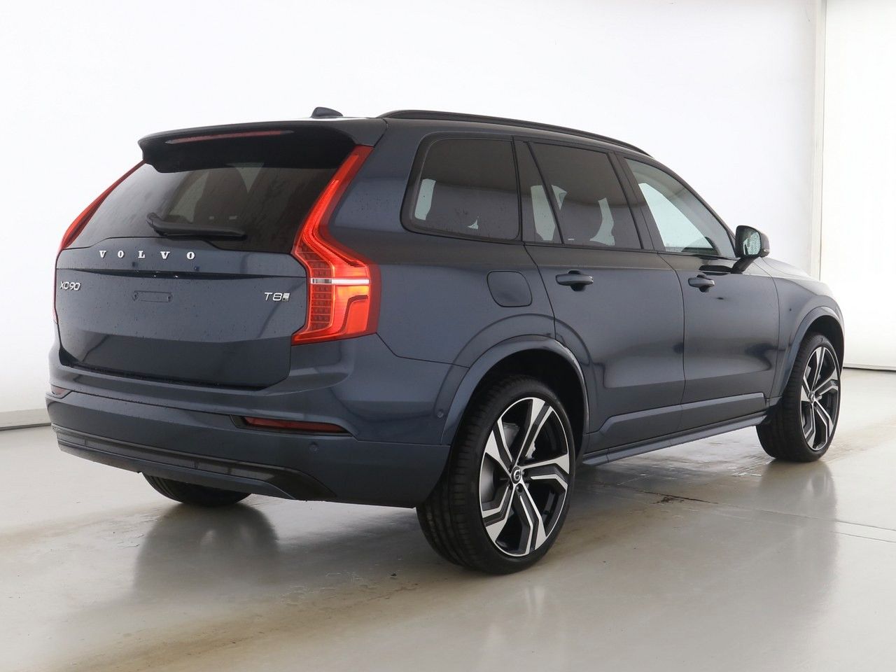 Volvo XC90 Ultra Dark Recharge Plug-In Hybrid AWD - Samsaru's Car Outlet