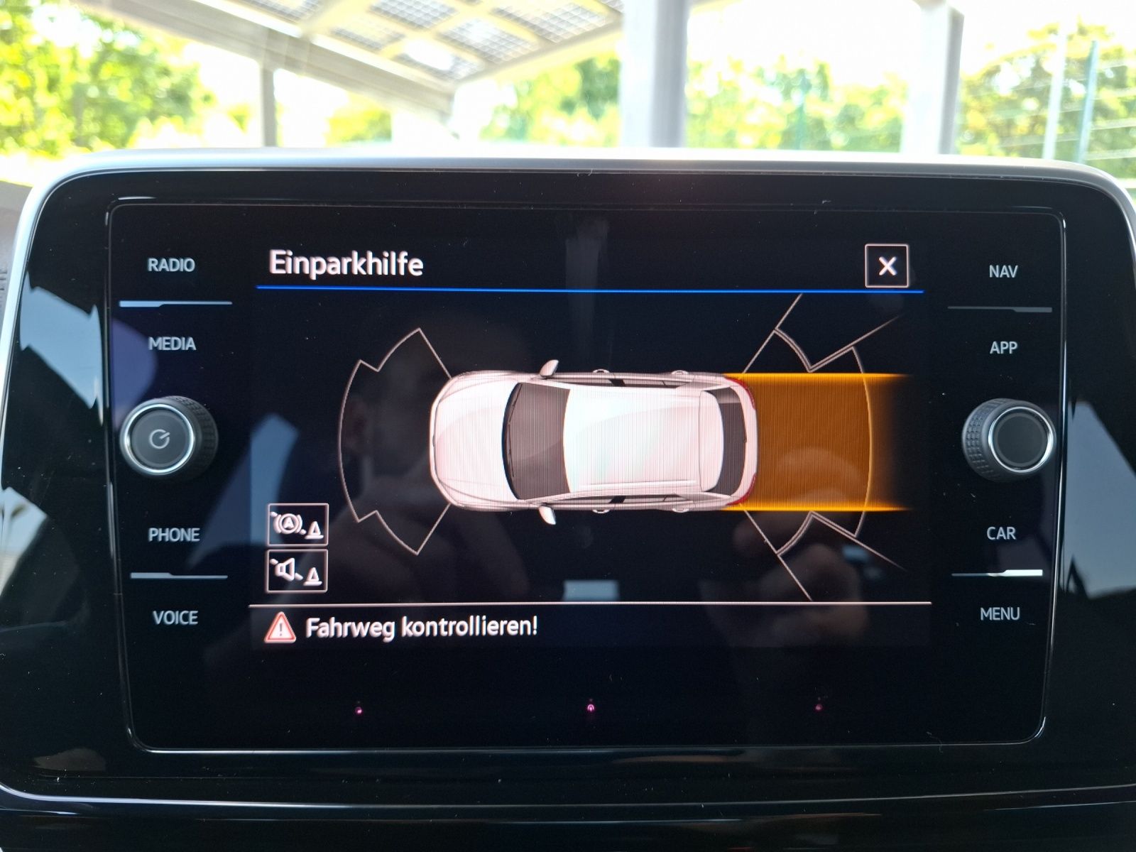 Volkswagen T-Roc TSI R-Line DSG 4M - Samsaru's Car Outlet