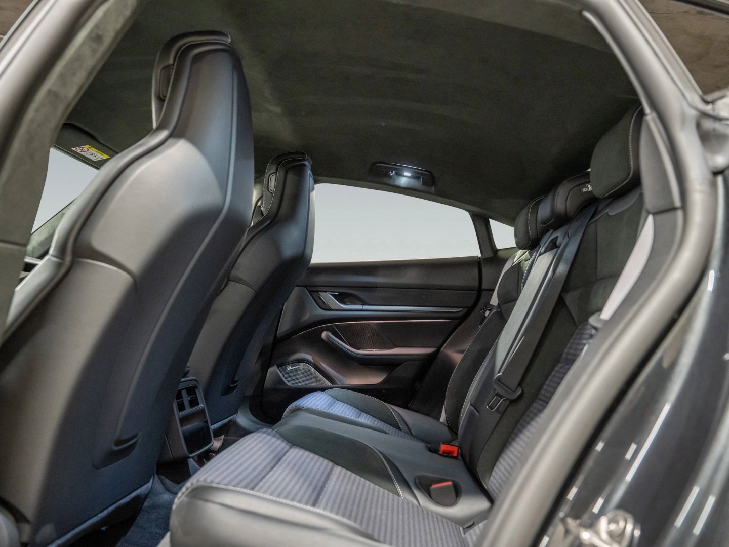 Porsche Taycan Turbo Burmester InnoDrive Massage HD-Matr