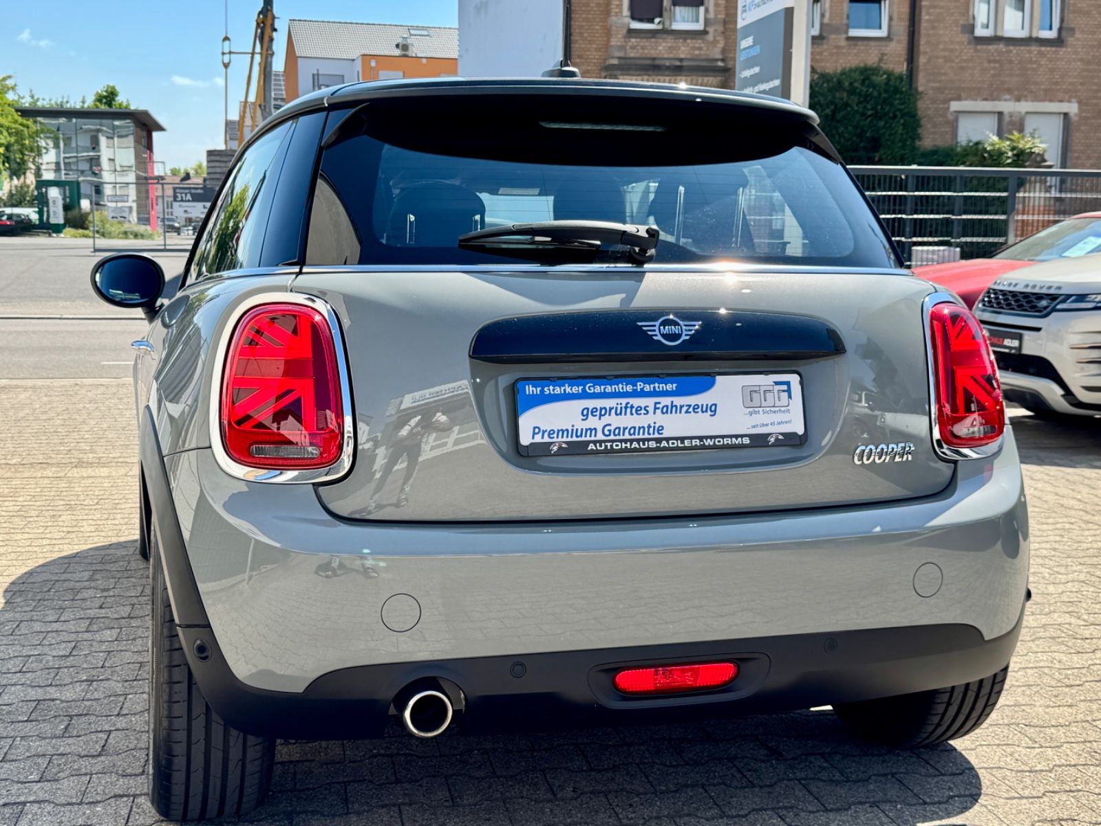 MINI COOPER 1.5 PEPPER - Samsaru's Car Outlet