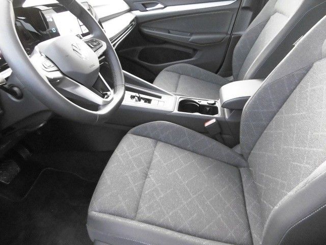 Volkswagen Golf VIII 2.0 TDI Life - Samsaru's Car Outlet