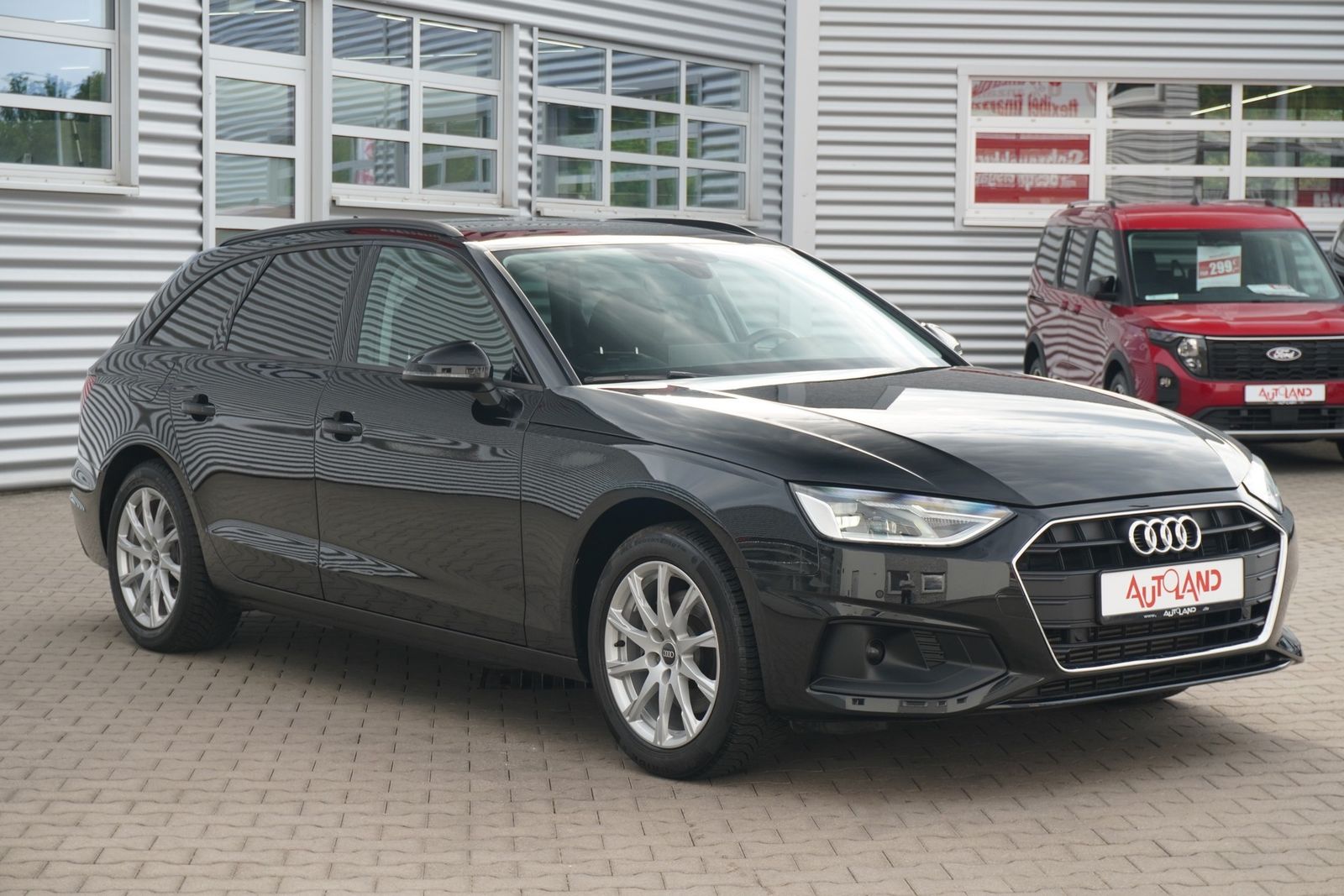 Audi A4 35 2.0 TFSI Avant - Samsaru's Car Outlet
