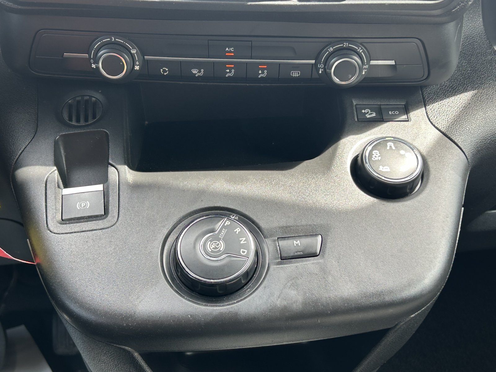Peugeot Partner 1.5 BlueHDi - Samsaru's Car Outlet