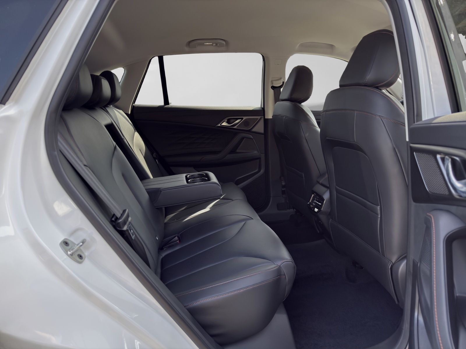MG HS PHEV 1.5 Luxury Allwetter Reifen *Finanzierun