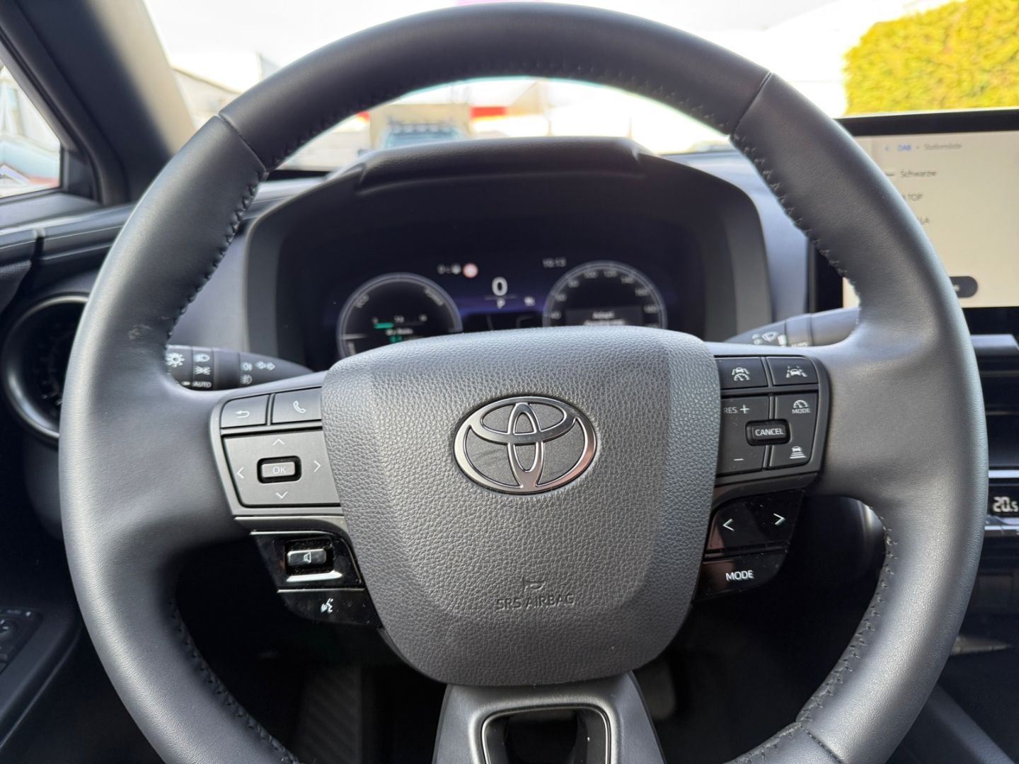 Toyota C-HR 2.0 Hybrid - Samsaru's Car Outlet