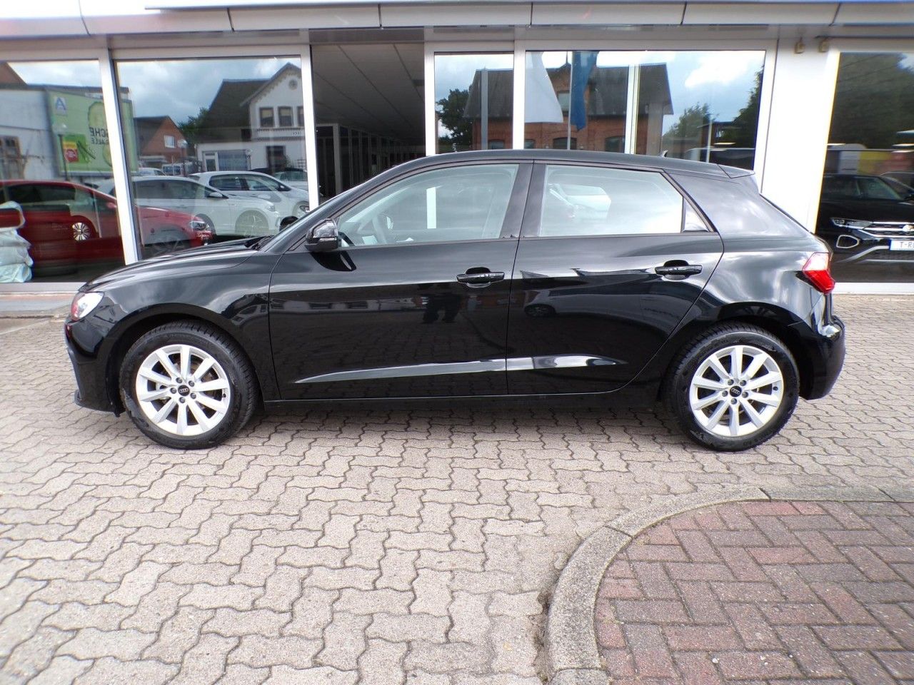Audi A1 SPORTBACK 25 TFSI S-TRONIC - Samsaru's Car Outlet