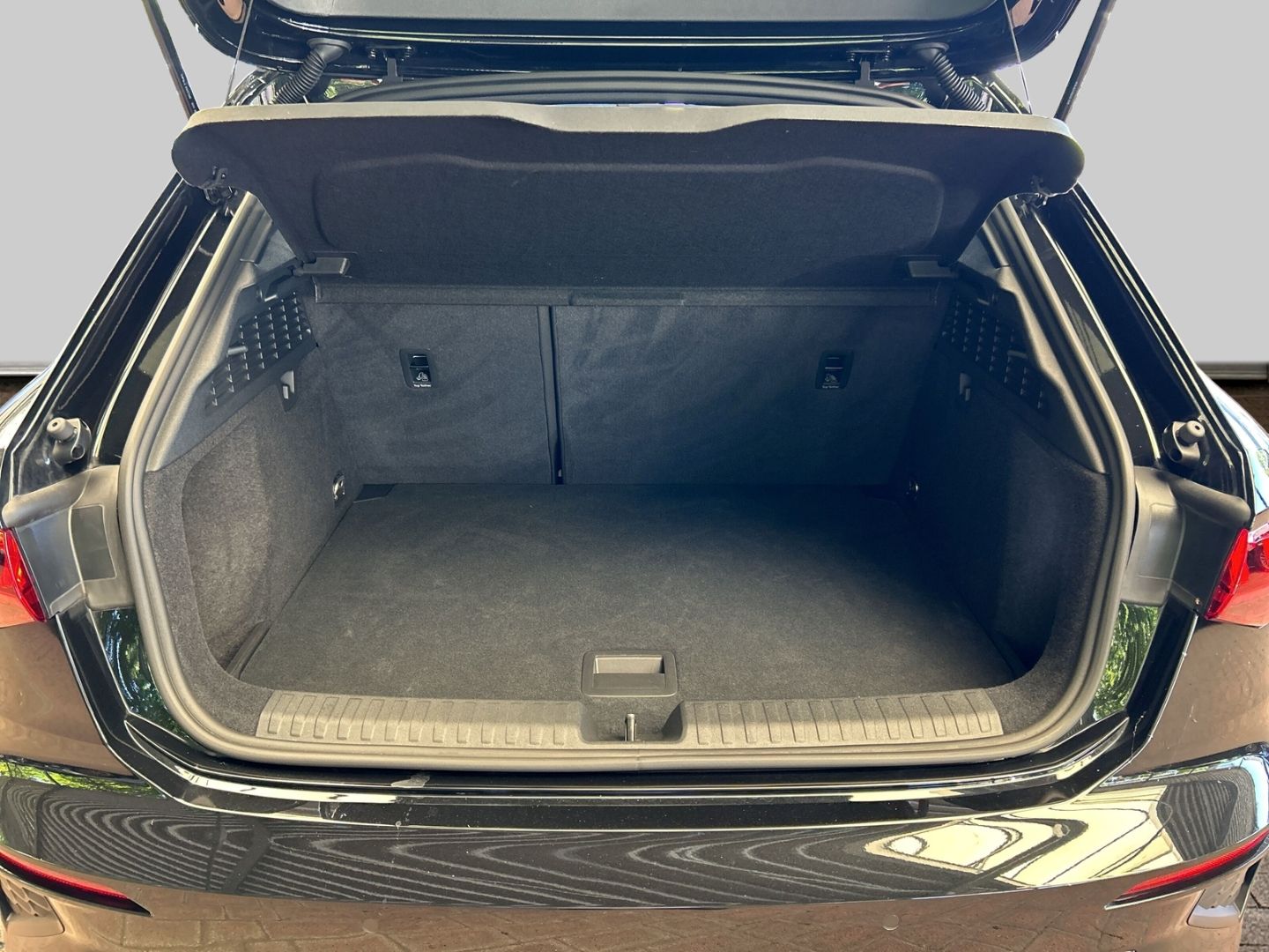 Audi A3 35 TFSI Sportback S line - Samsaru's Car Outlet