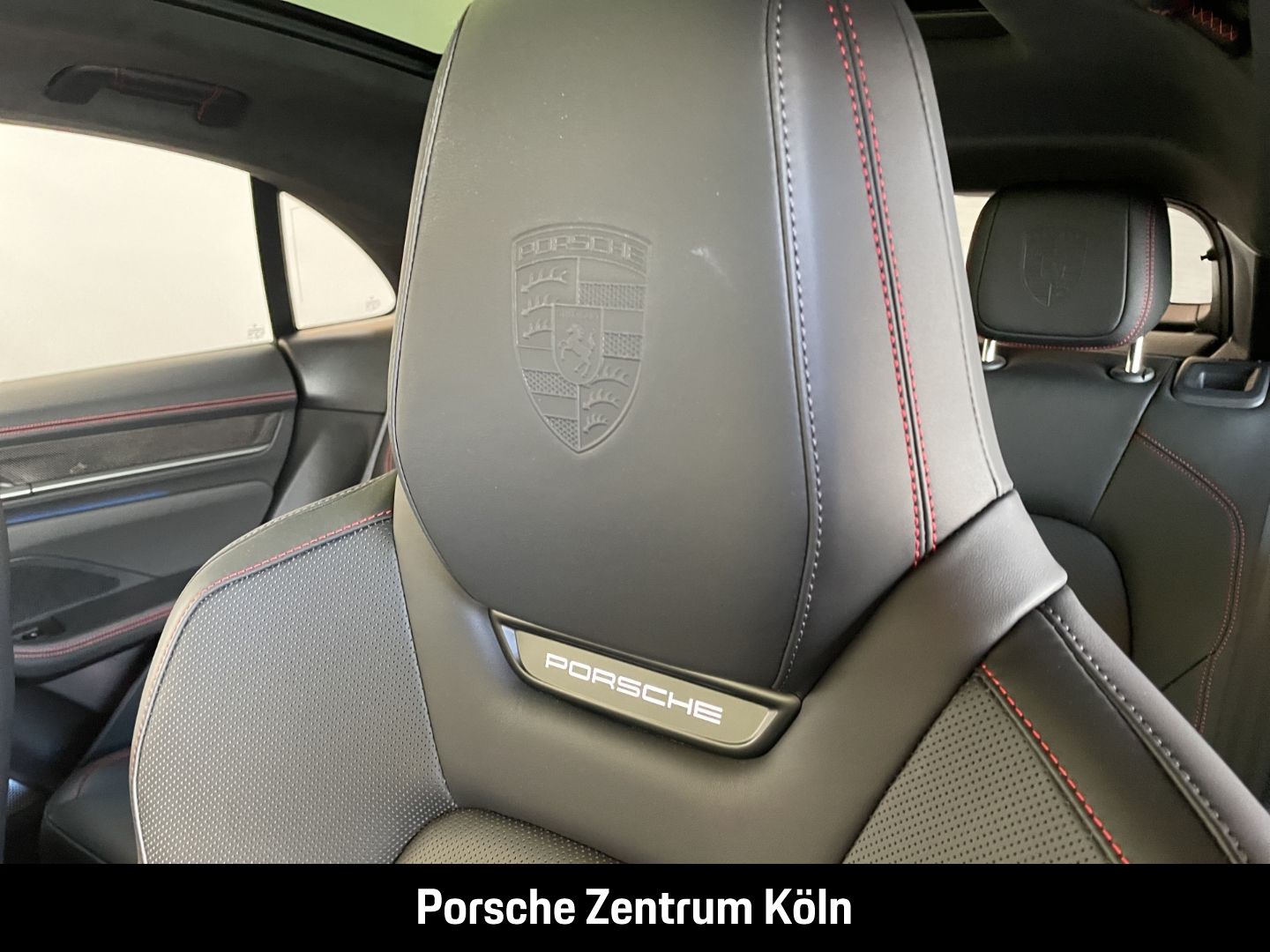 Porsche Macan 4S Burmester InnoDrive HA-Lenkung Head-Up