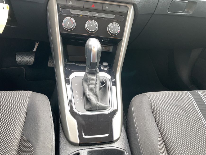 Volkswagen T-Roc 1.5 TSI Style - Samsaru's Car Outlet