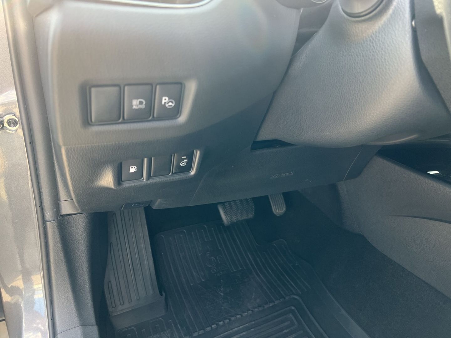 Toyota C-HR Hybrid Style Selection - Samsaru's Car Outlet